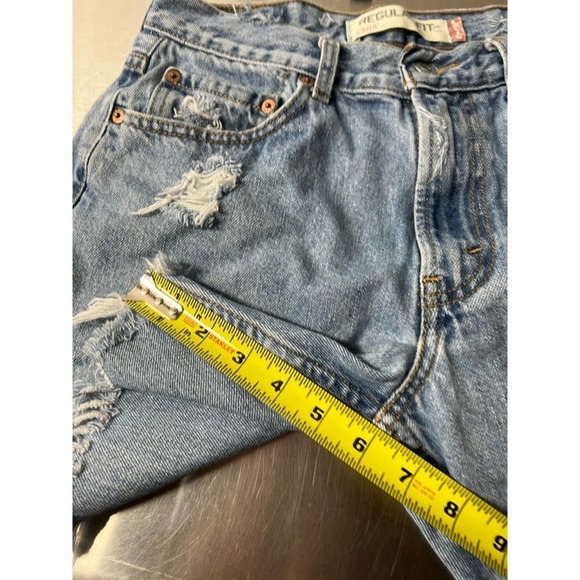 Levi's Cutoff Distressed Jean Shorts - Picture 12 of 12
